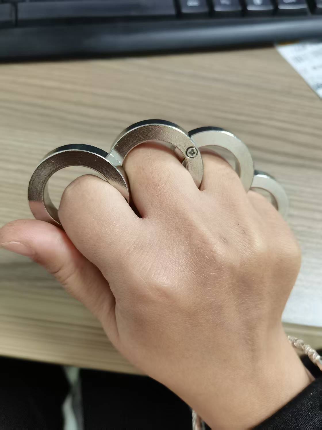 Outdoor Stainless Steel Four-Finger Knuckle Duster – Legal Self-Defense Tool