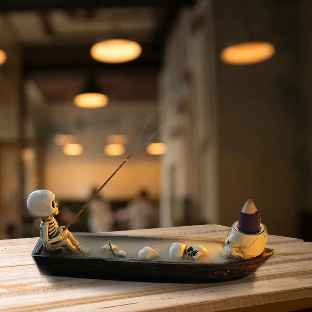 Creative Skull Incense Holder Resin Halloween Decor Skull Incense Burner Cute Skeleton Ship Incense Burner Cool Room Decorations