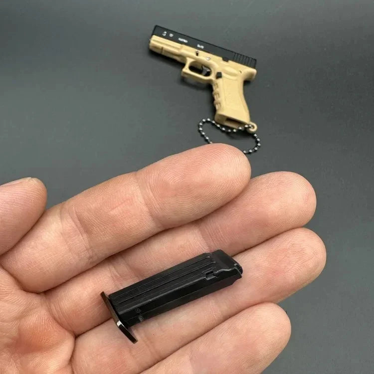 Hot Semi-alloy 1:3 Pistol Model Metal Mini G17 Toy Gun Detachable DIY Keychain Pendant Ornaments Children's Toy