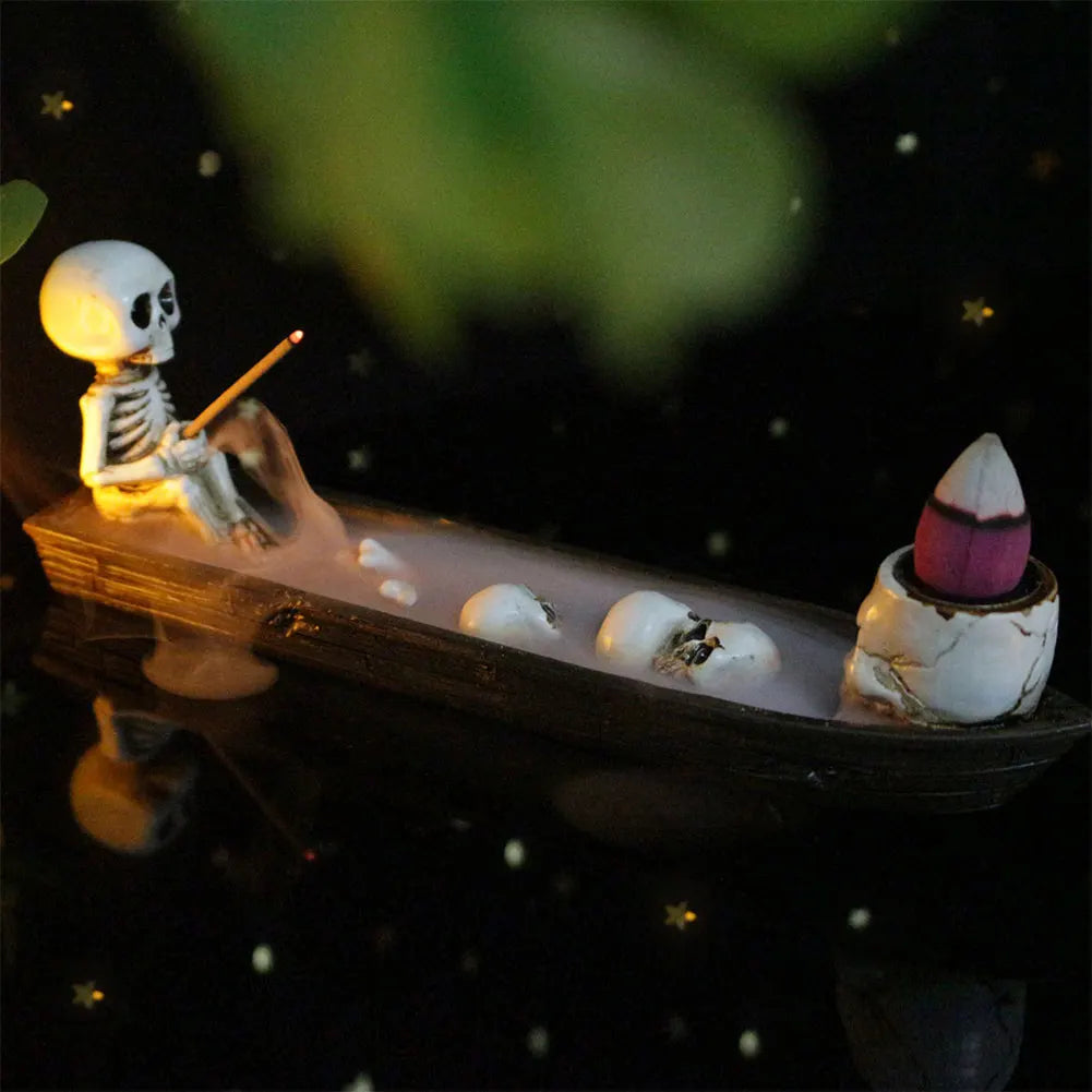 Creative Skull Incense Holder Resin Halloween Decor Skull Incense Burner Cute Skeleton Ship Incense Burner Cool Room Decorations