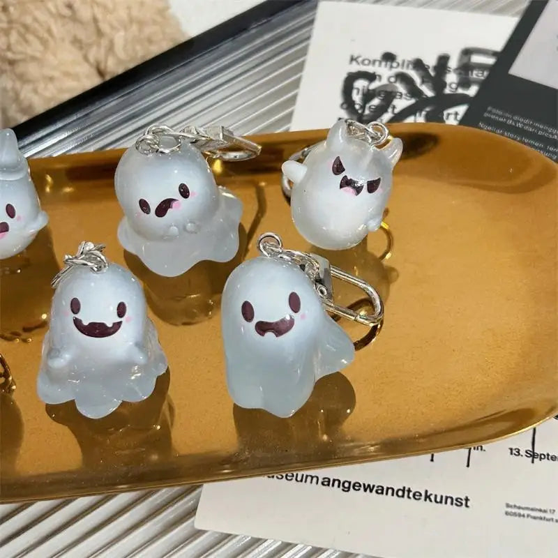 Cute Luminous Little Ghost Keychain With Glow In Dark Effect And Lovely Design Perfect For Halloween Gifts Backpack Pendant